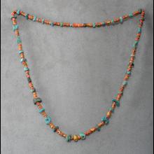 Collier de fouilles or, turquoise et spondyle